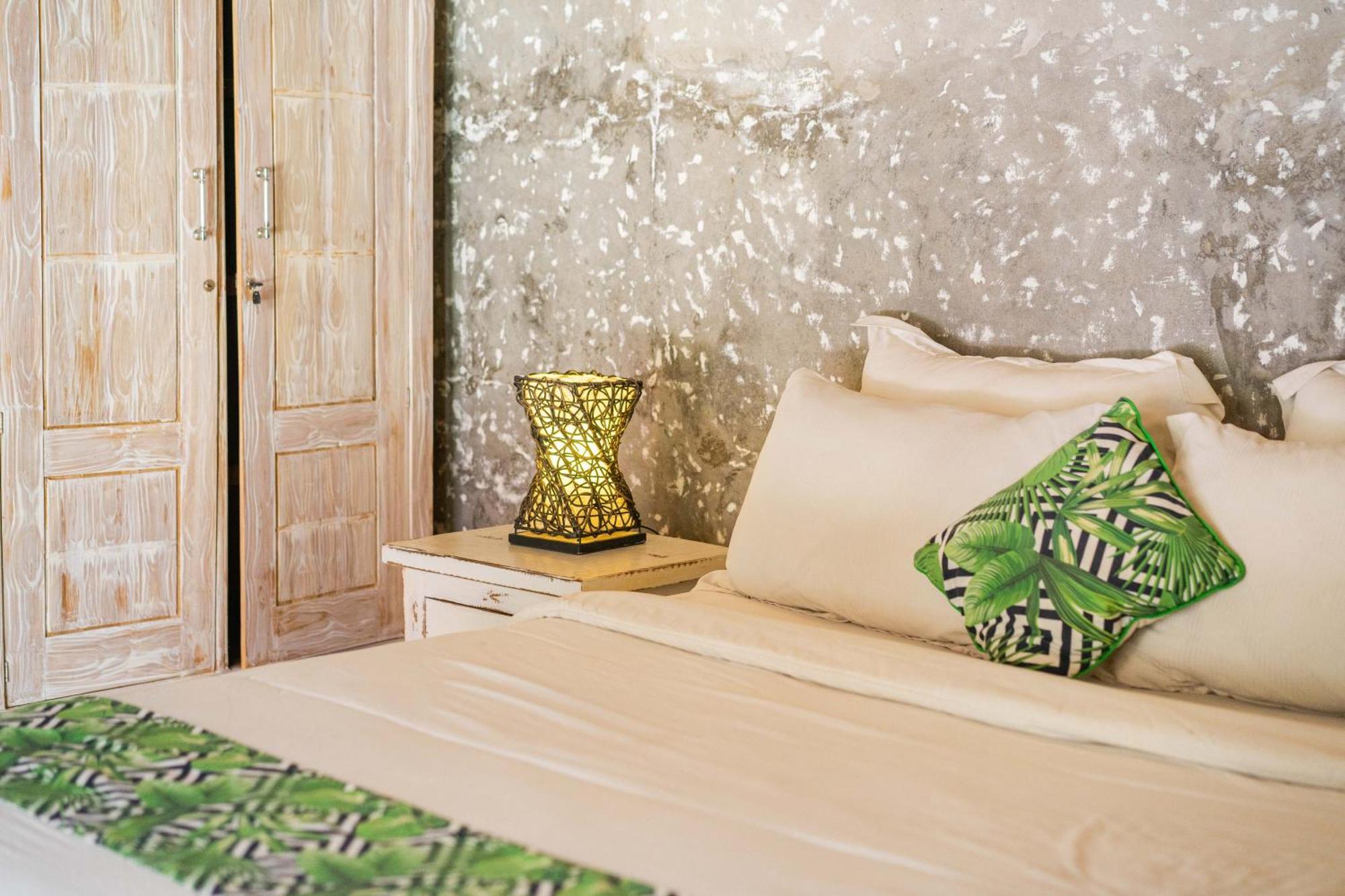 Villa Salya - 3Br - Private Pool - 1Min Walk To La Favela! Seminyak  Exterior photo